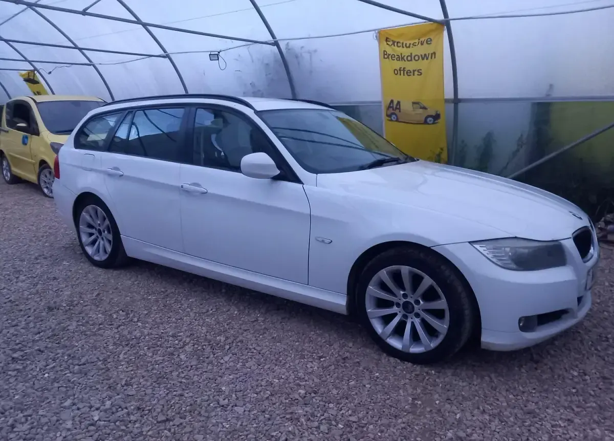 Used BMW 318 Comfort Edition 2011 White Estate