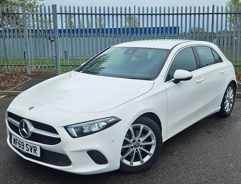 Used Mercedes A180 Executive 136 HP (100 kW) 2019 White Hatchback