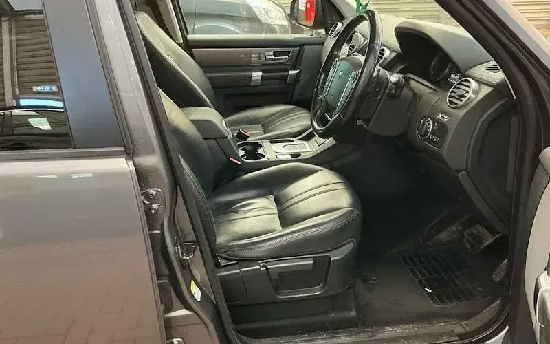 Used Land Rover Discovery 4 SE 256 HP (188 kW) 2015 SUV