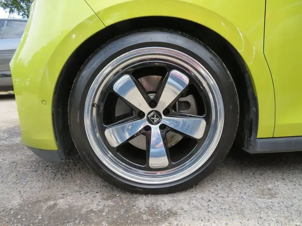 Used VW ID. Buzz Pro 150 kW (204 HP) 2023 Yellow MPV