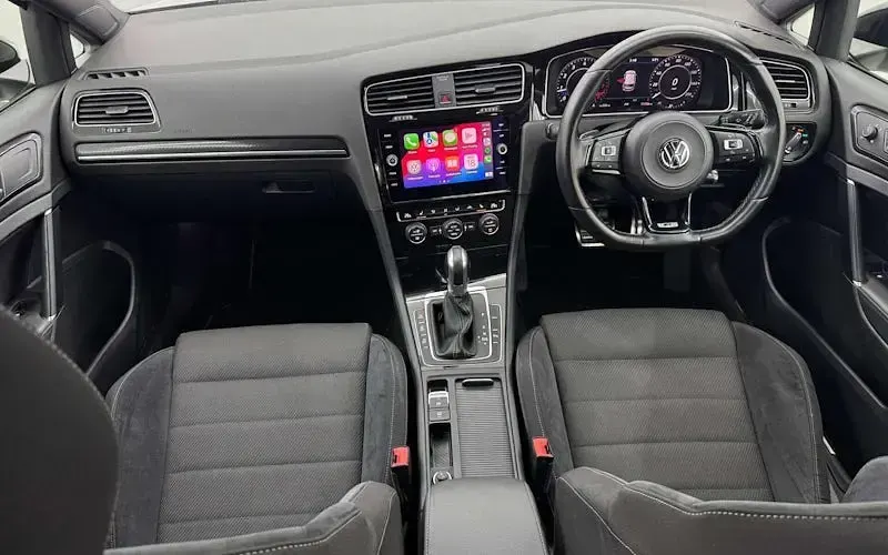 Używany VW Golf VII R 310 KM (228 kW) 2018 Biały Hatchback