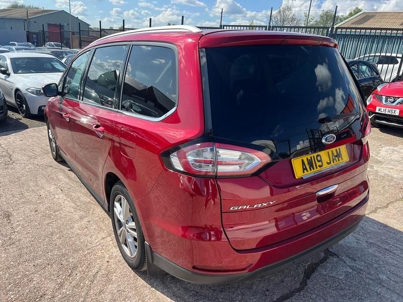 Usado Ford Galaxy Titanium 2019 Rojo Monovolumen