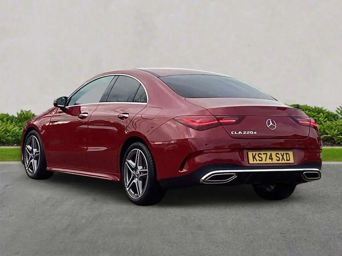 Gebraucht Mercedes CLA220 Executive 190 PS (139 kW) 2024 Rot Limousine