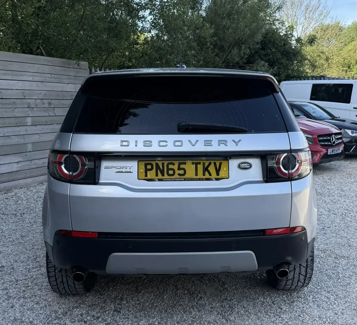 Used Land Rover Discovery Sport HSE 180 HP (132 kW) 2015 Silver SUV