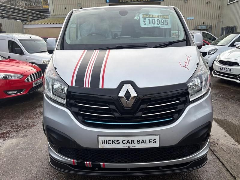Used Renault Trafic 2017 Silver MPV