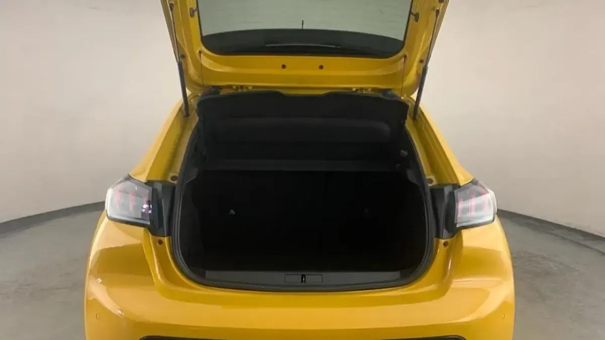 Used Peugeot 208 Allure Premium 99 HP (72 kW) 2021 Yellow Hatchback