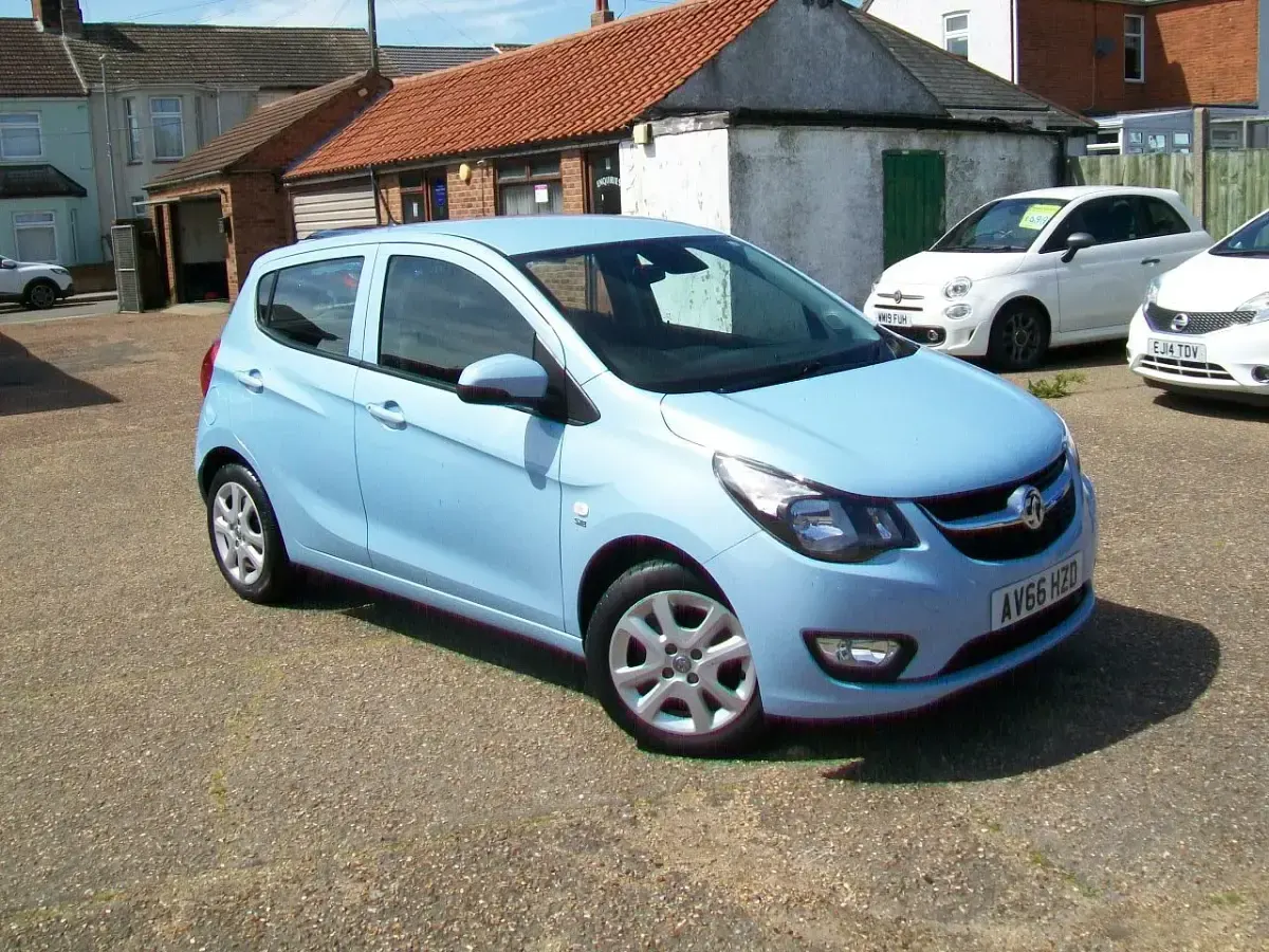 Second-hand Vauxhall Viva 75 CP (55 kW) 2016 Albastru Hatchback
