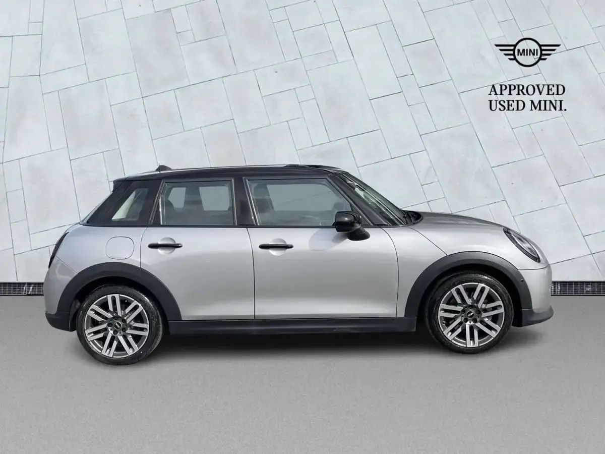 Używany Mini Cooper Hatch 113 kW (154 KM) 2025 Srebrny Hatchback