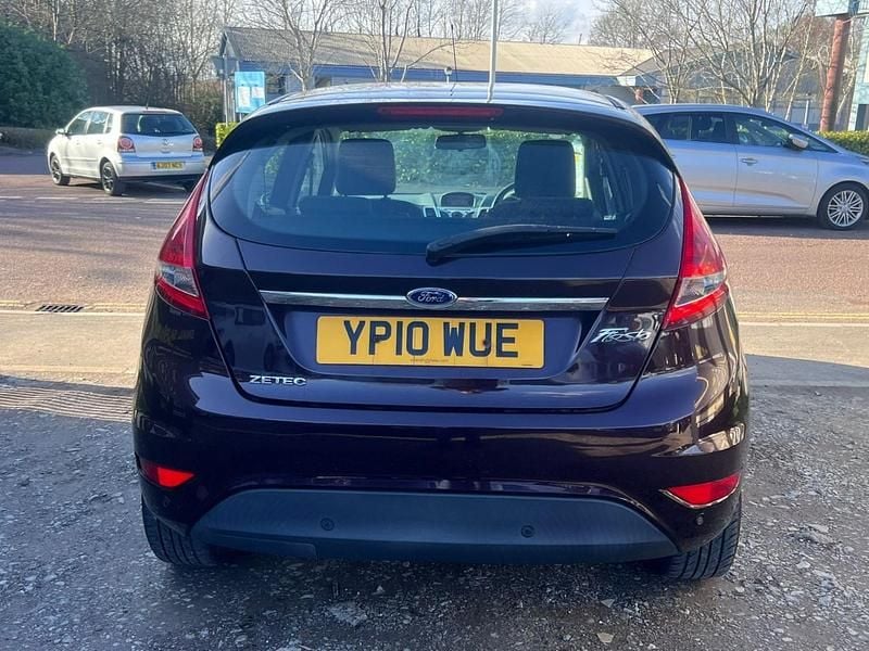 Used Ford Fiesta Zetec 96 HP (70 kW) 2010 Red Hatchback