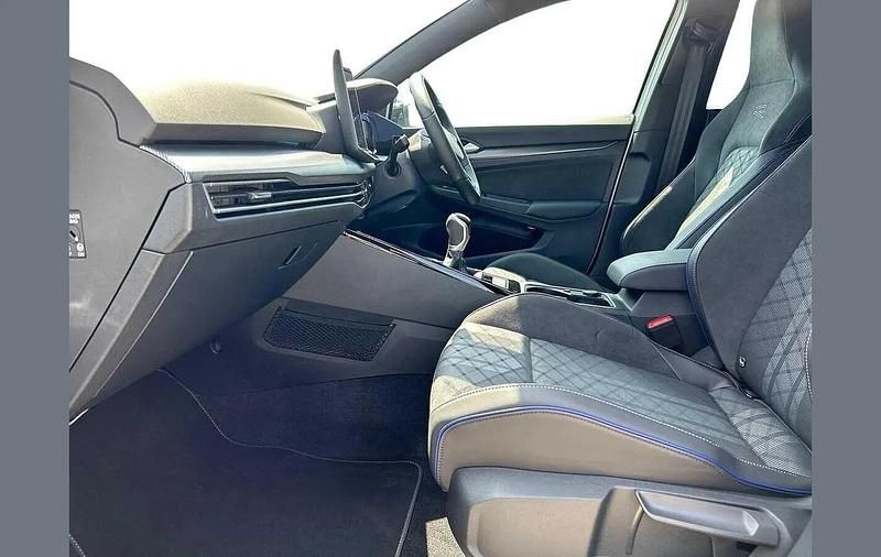 Used VW Golf VIII Black Edition 150 HP (110 kW) 2025 White Hatchback