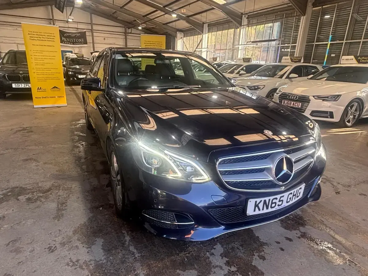 Begagnad Mercedes E220 SE 2015 Blå Sedan