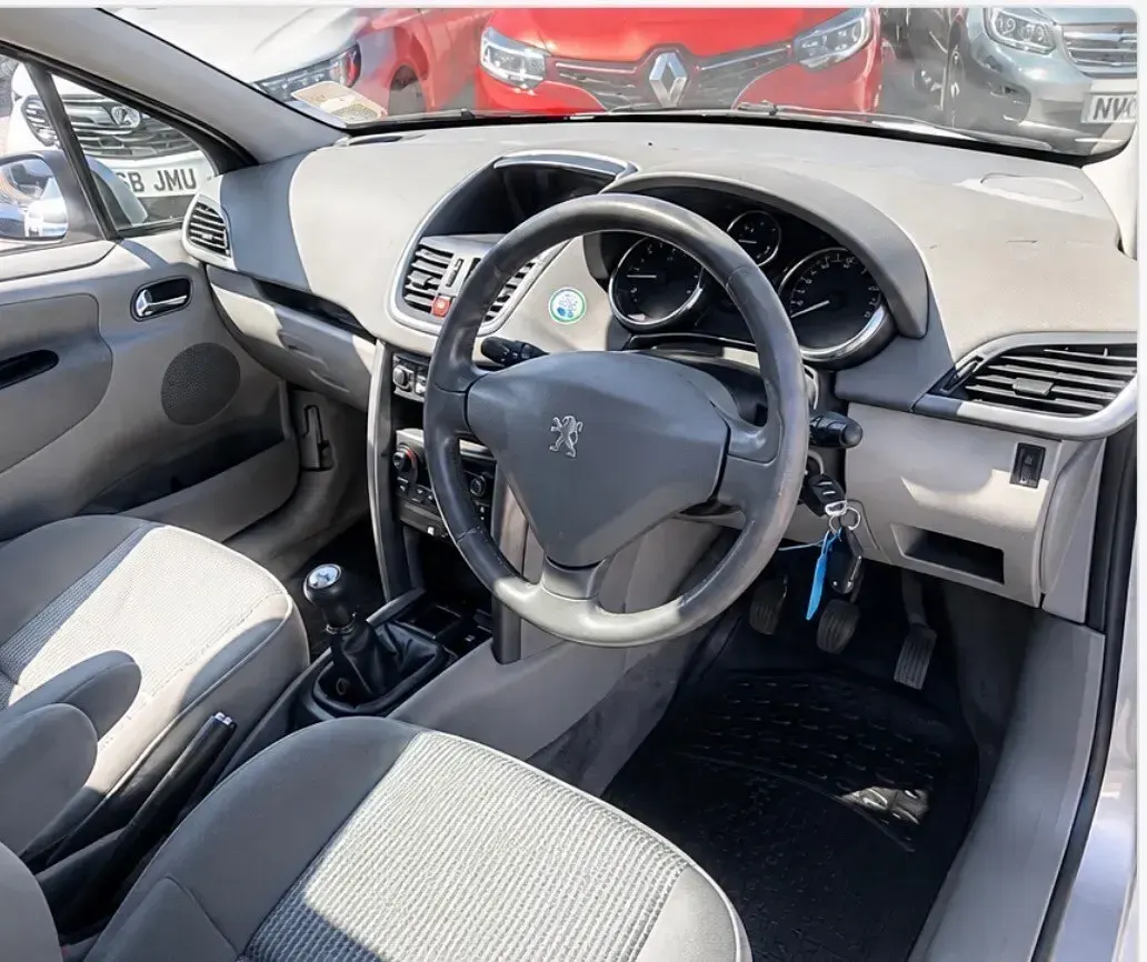 Used Peugeot 207 2008 Silver Hatchback
