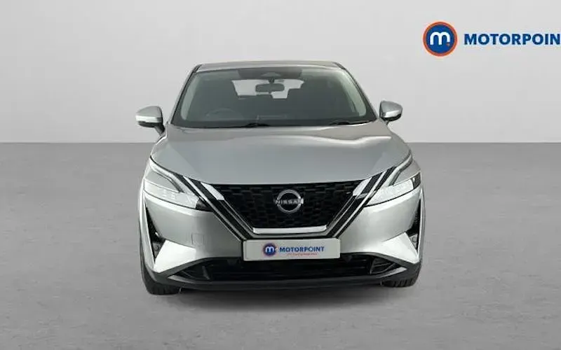 Used Nissan Qashqai Acenta Premium 140 HP (102 kW) 2023 Silver SUV