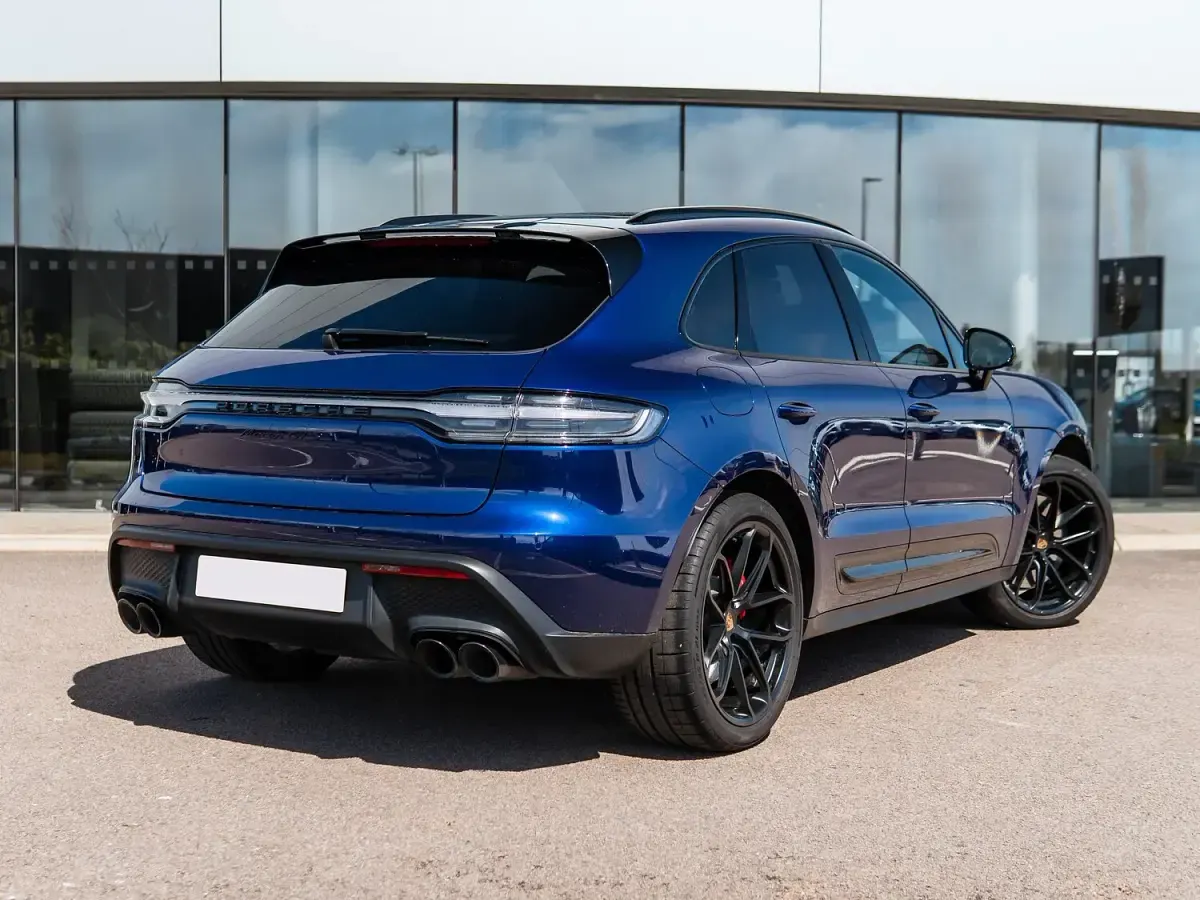Used Porsche Macan 440 HP (323 kW) 2023 Gentian blue metallic SUV