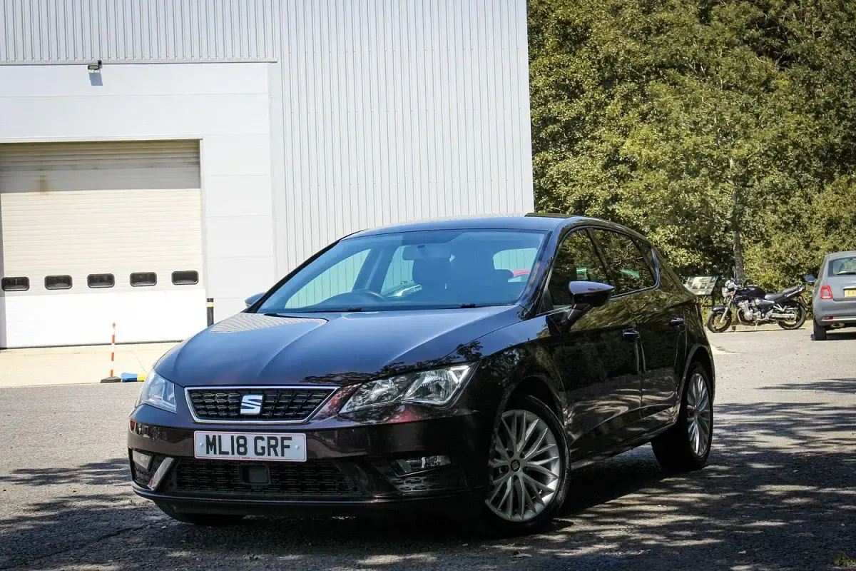 Used Seat Leon SE Dynamic 2018 Mauve/purple Hatchback