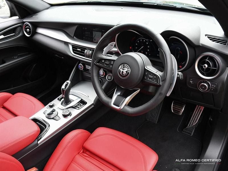 Used Alfa Romeo Stelvio Veloce 276 HP (202 kW) 2025 Black SUV