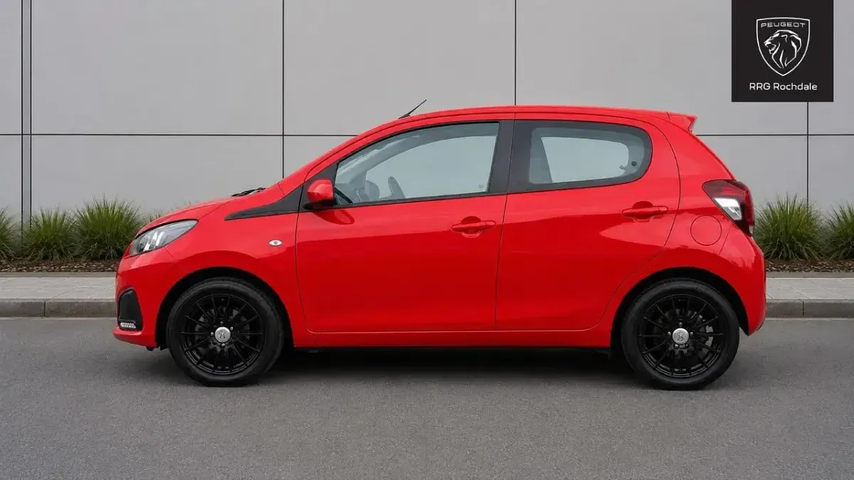 Used Peugeot 108 Active 67 HP (49 kW) 2016 Red Hatchback