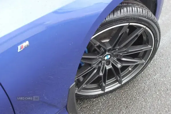 Usado BMW 320 M Sport 2023 Negro Familiar