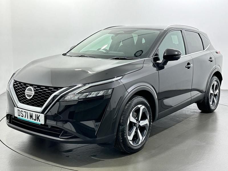 Used Nissan Qashqai N-Connecta 140 HP (102 kW) 2022 Black SUV