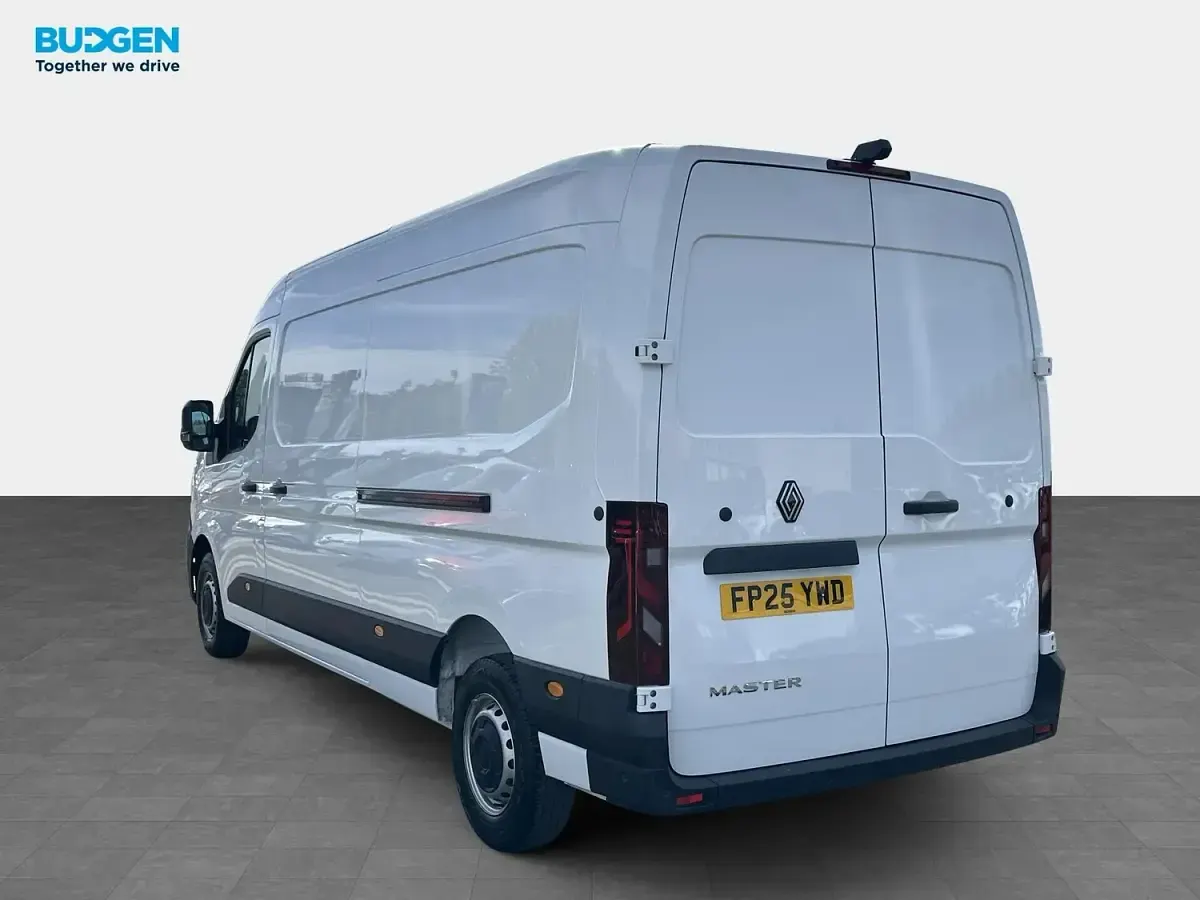 New Renault Master 2025 White MPV