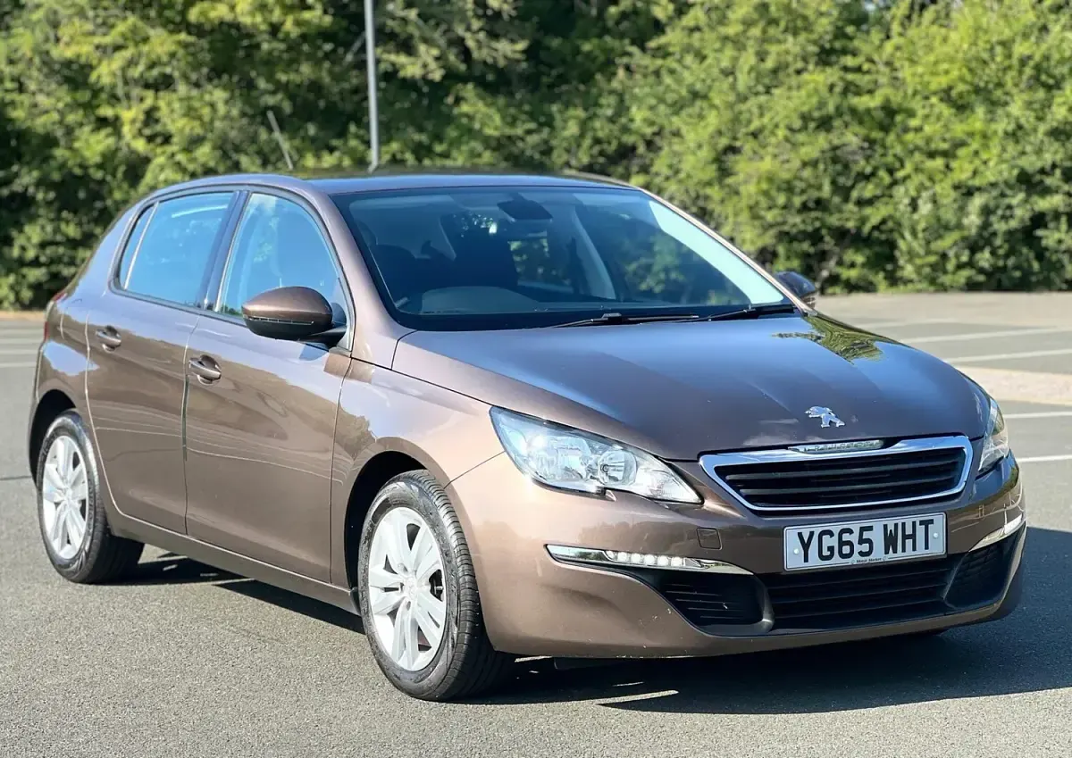 Used Peugeot 308 Active 120 HP (88 kW) 2015 Brown Hatchback