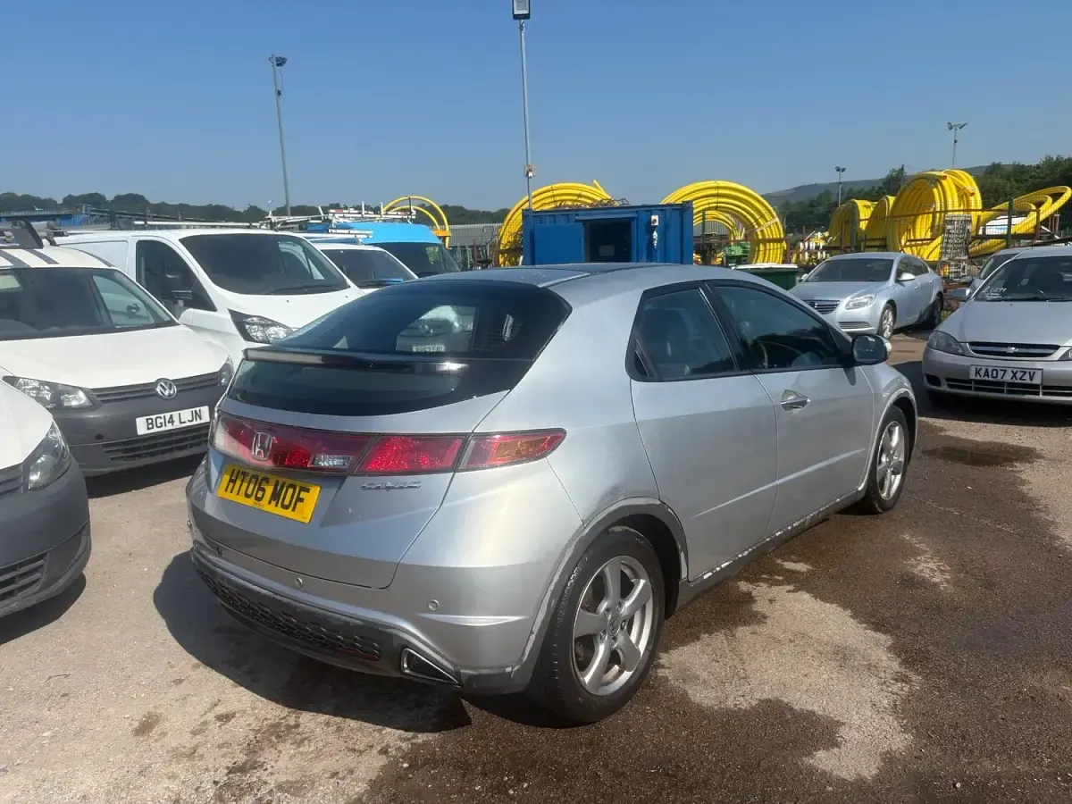 Used Honda Civic ES 138 HP (101 kW) 2006 Silver Hatchback