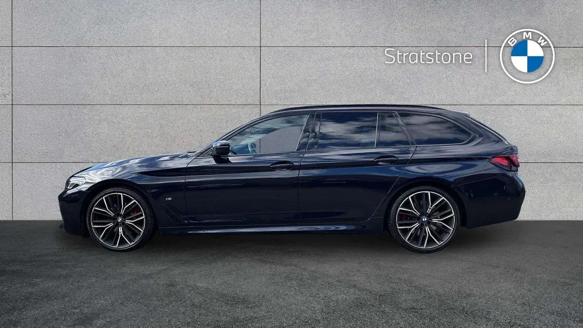 Usado BMW 520 M Sport 187 CV (137 kW) 2023 Negro Familiar