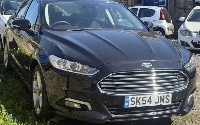 Usado Ford Mondeo Titanium 190 HP (139 kW) 2017 Sedan