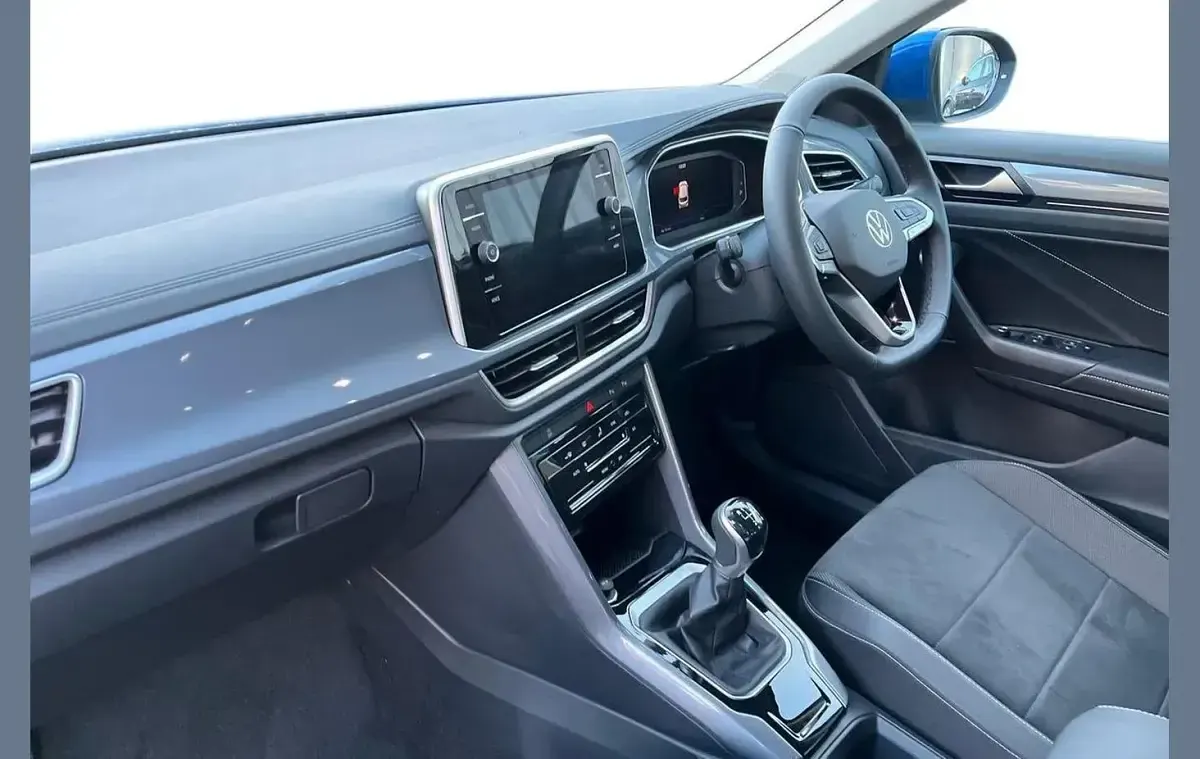 Used VW T-Roc Style 150 HP (110 kW) 2025 Blue SUV