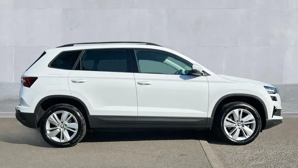 Used Skoda Karoq SE 150 HP (110 kW) 2025 Moon white metallic SUV