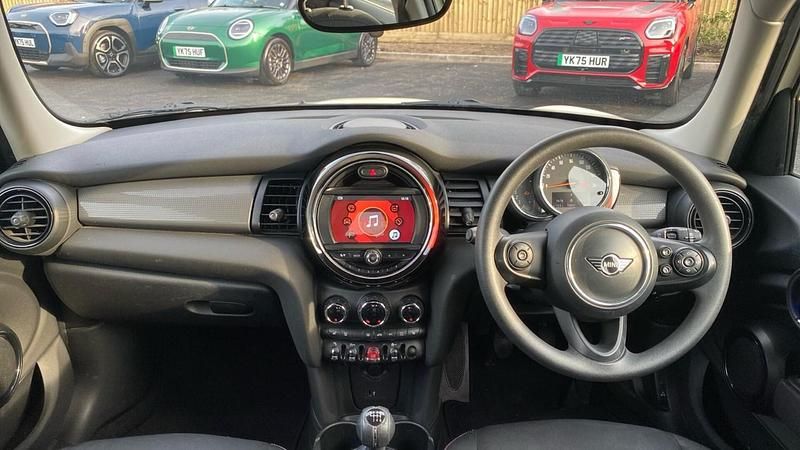 Used Mini Cooper Classic 2019 White Hatchback