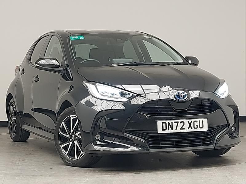 Used Toyota Yaris Hybrid Design 116 HP (85 kW) 2022 Black Hatchback