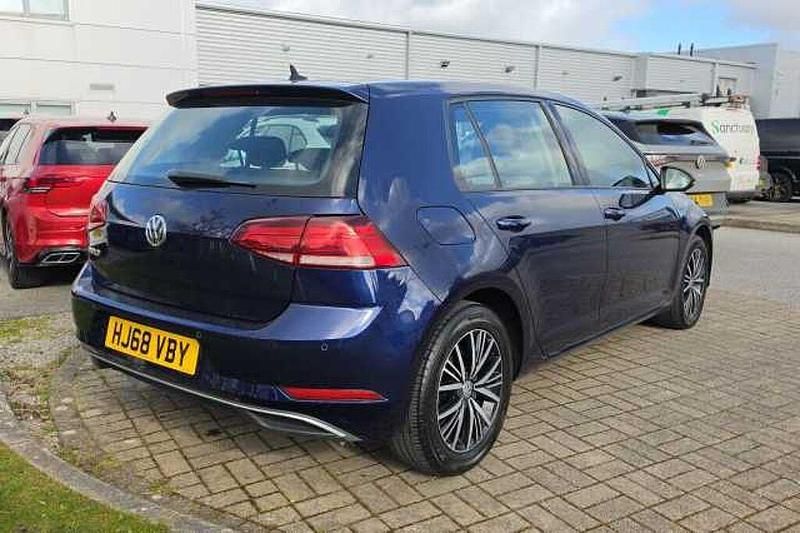 Used VW Golf VII SE 150 HP (110 kW) 2018 Blue Hatchback