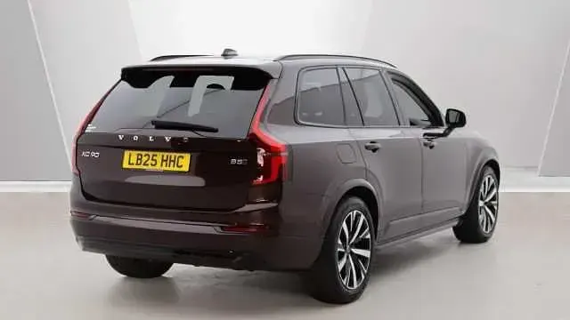Used Volvo XC90 Plus 250 HP (183 kW) 2025 SUV