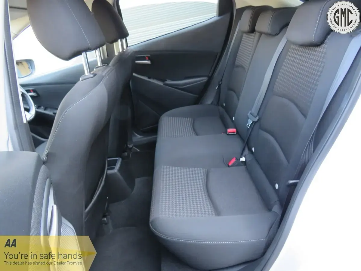 Used Mazda 2 Inclusive 90 HP (66 kW) 2018 Silver Hatchback