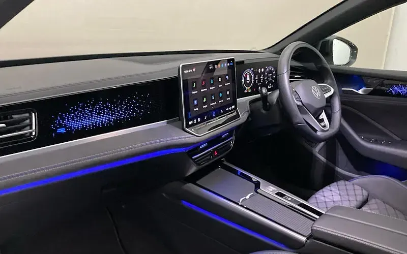 Używany VW Passat R-line 272 KM (200 kW) 2025 Biały Kombi