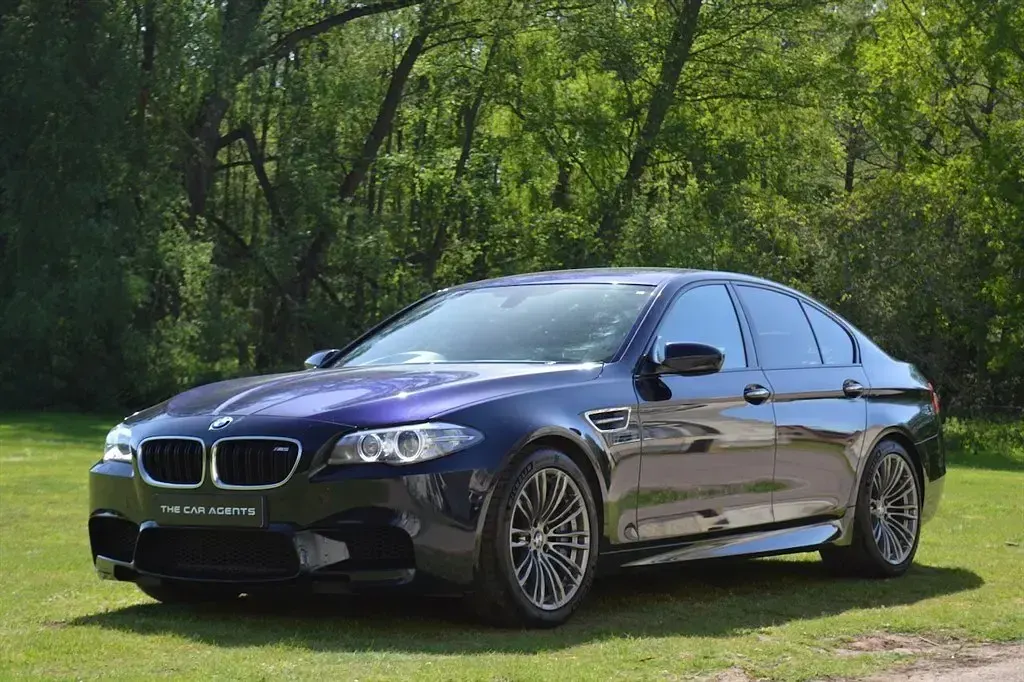 Used BMW M5 Impressive 2013 Blue Sedan