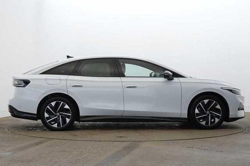 Begagnad VW ID.7 Pro 210 kW (286 HK) 2024 Vit Halvkombi