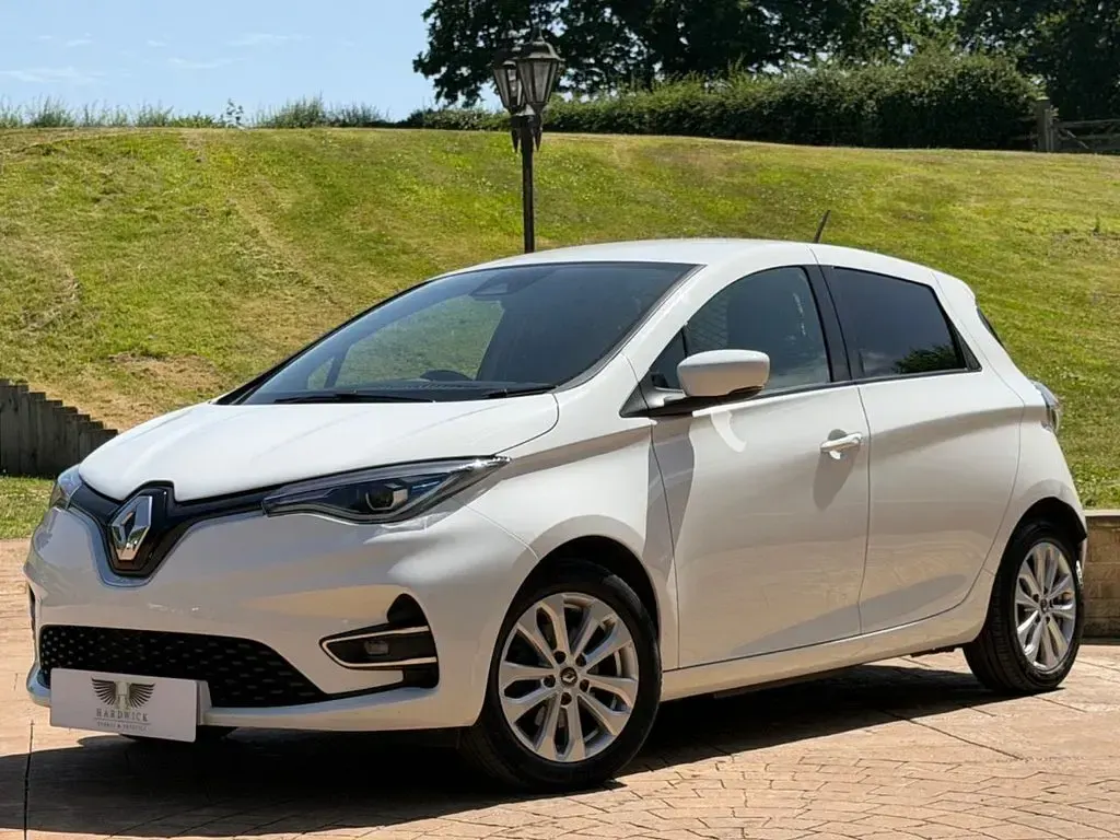 Used Renault Zoe Business 55 kW (75 HP) 2022 White Hatchback