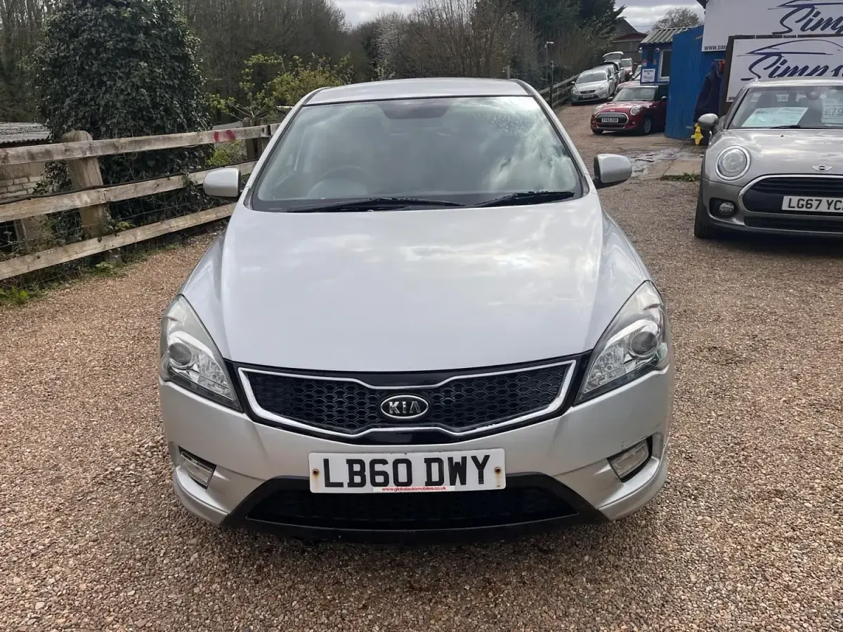 Used Kia Ceed 2010 Silver Hatchback