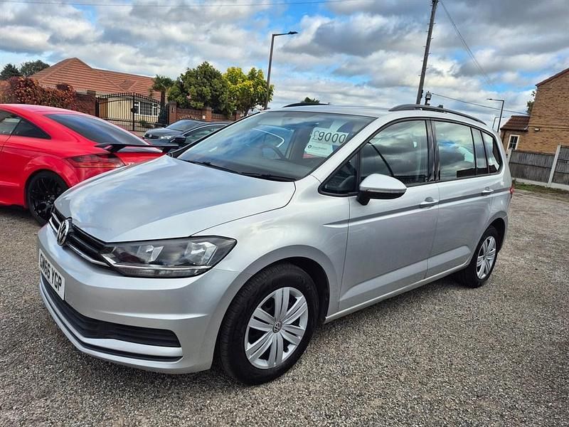 Used VW Touran S 115 HP (84 kW) 2017 Silver MPV