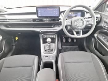 Used Jeep Avenger Altitude 100 HP (73 kW) 2024 Red SUV