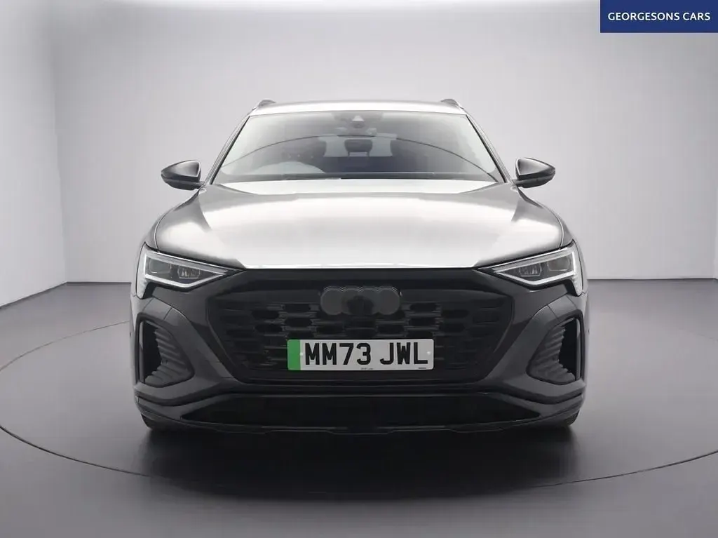 Usado Audi e-tron Black Edition 11 kW (15 HP) 2023 Cinzento SUV
