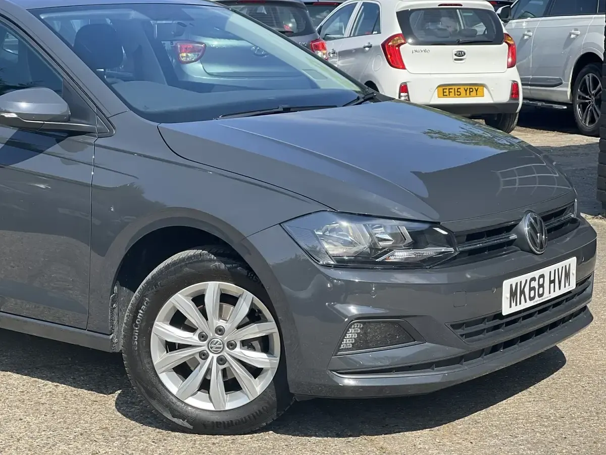 Used VW Polo SE 95 HP (69 kW) 2018 Grey Hatchback