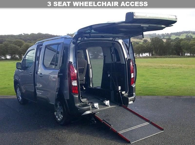 Grey Used 2020 Peugeot Rifter Allure MPV | £16,499 (Fair price) - Image 1/4