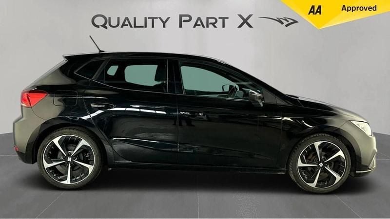 Image 2/4