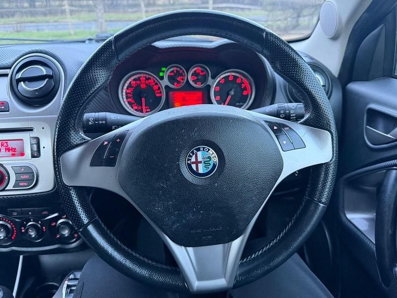 Used Alfa Romeo MiTo Lusso 2010 White Hatchback