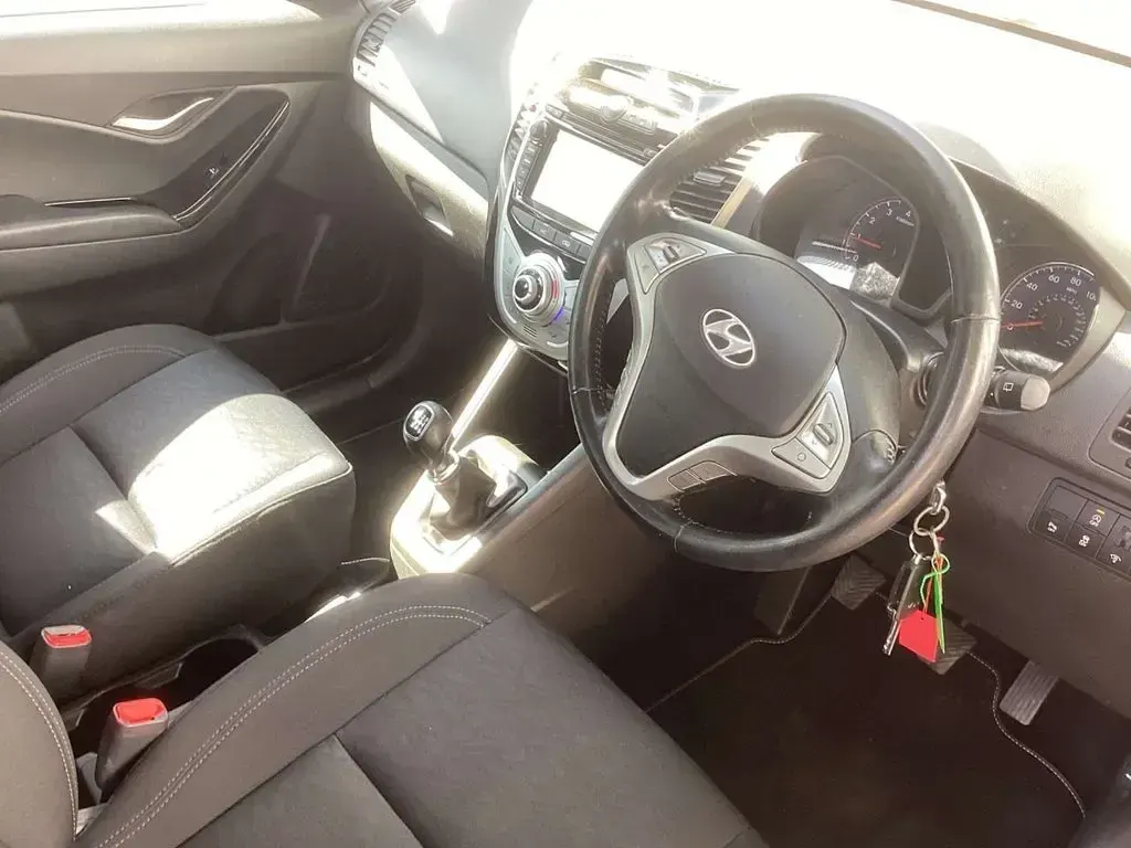 Used Hyundai ix20 SE 125 HP (91 kW) 2019 Red Hatchback