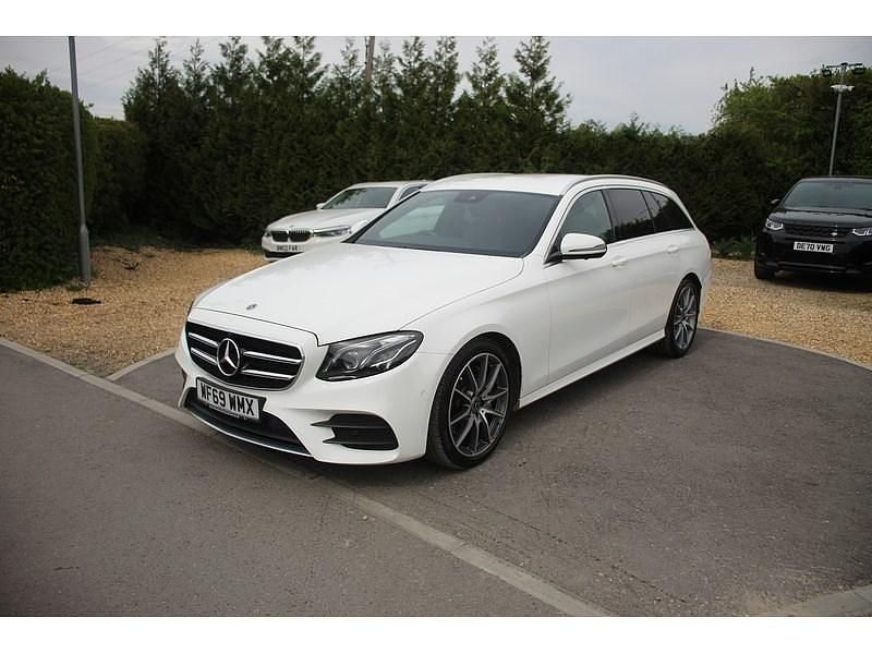 Used Mercedes E220 AMG line 2019 White Estate