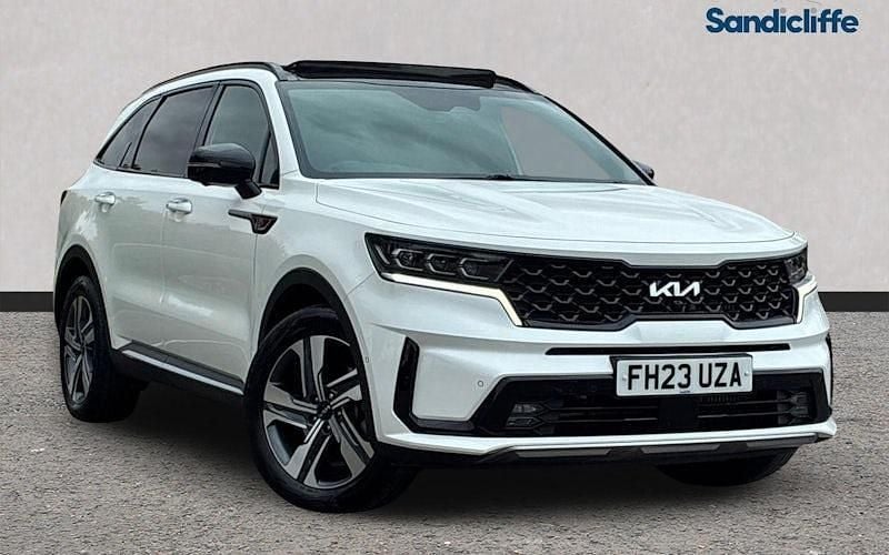 White Used 2023 Kia Sorento SUV | £36,531 (Fair price) - Image 1/4